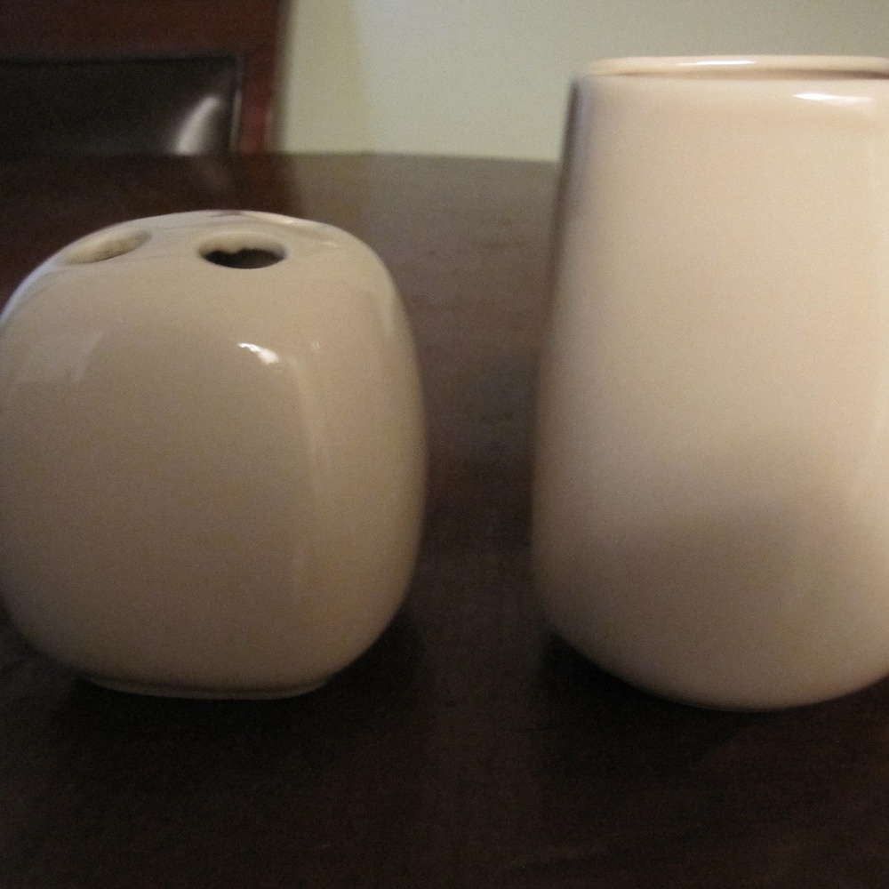 Almond Ceramic Cup and Toothbrush Holder